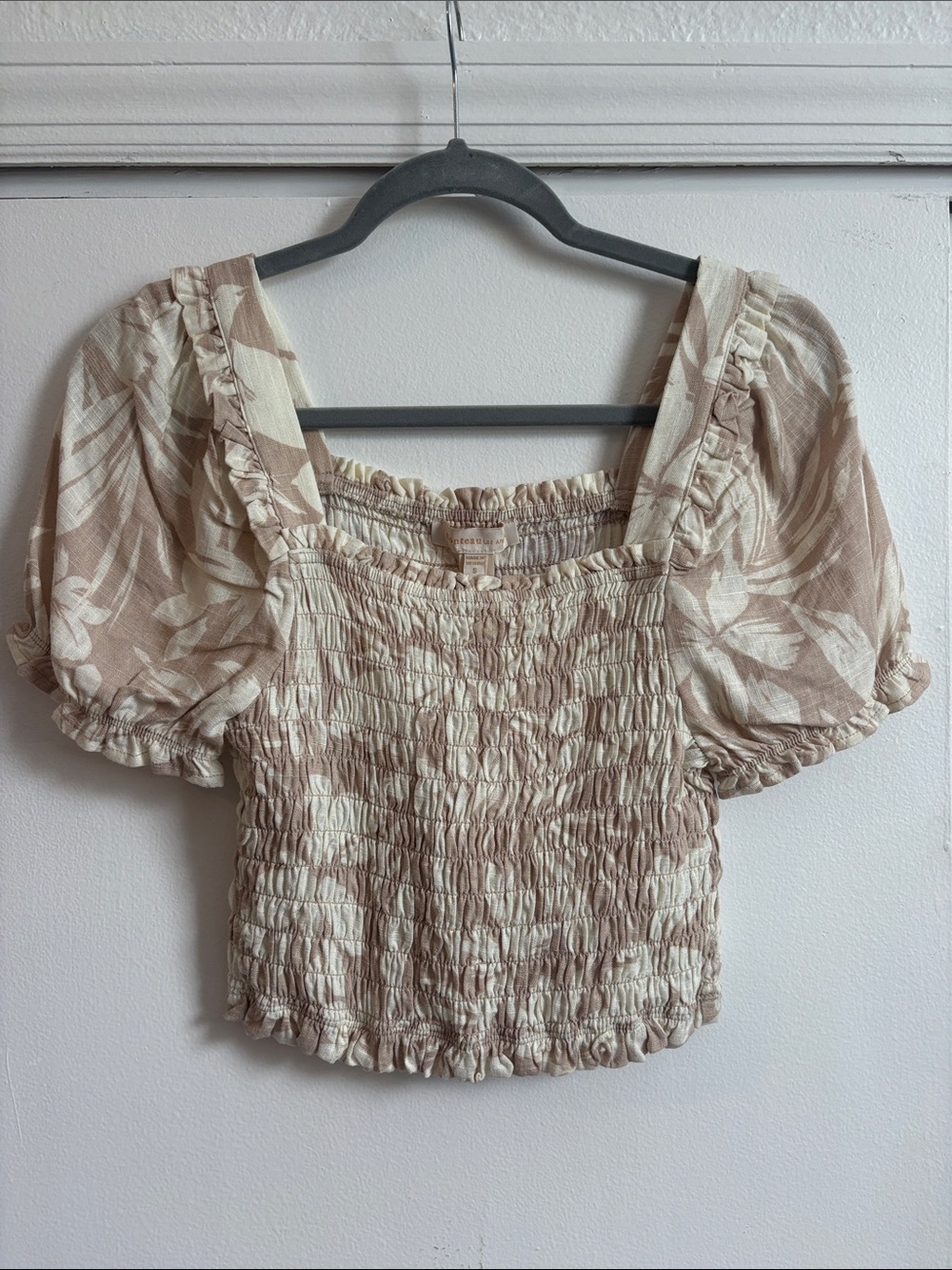 Monteau Beige Floral Crop Top - Picture 1 of 6